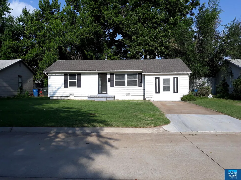 3501 N Holman Ct