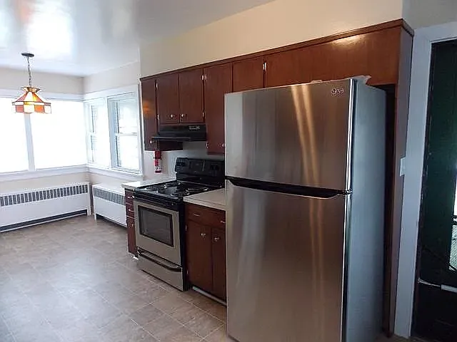 4 bed, 3706 sqft, $2,200 — Photo 4