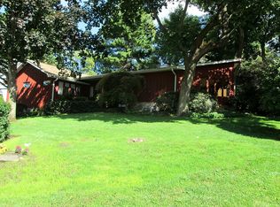 7 Oaks Hunt Rd, Great Neck, NY 11020