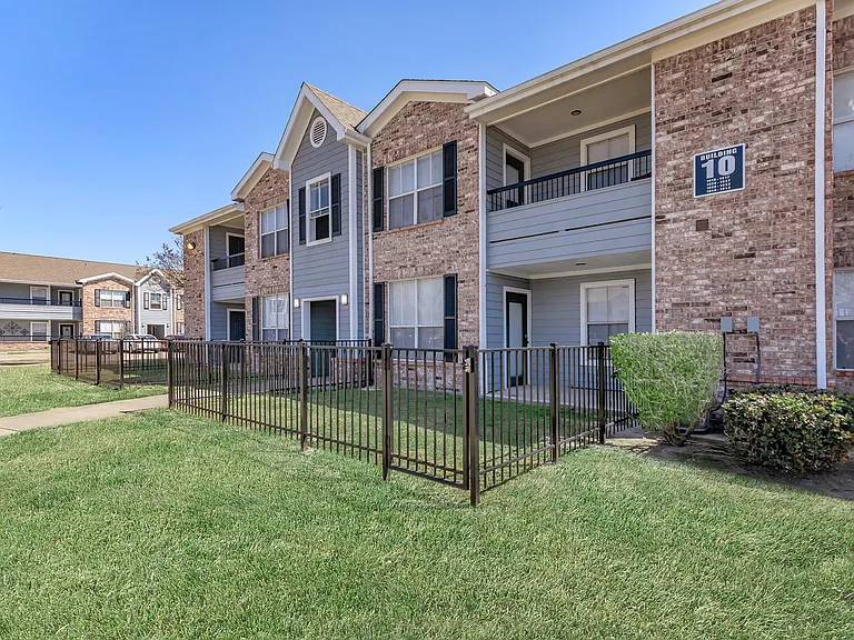 Contigo Apartments — Photo 31