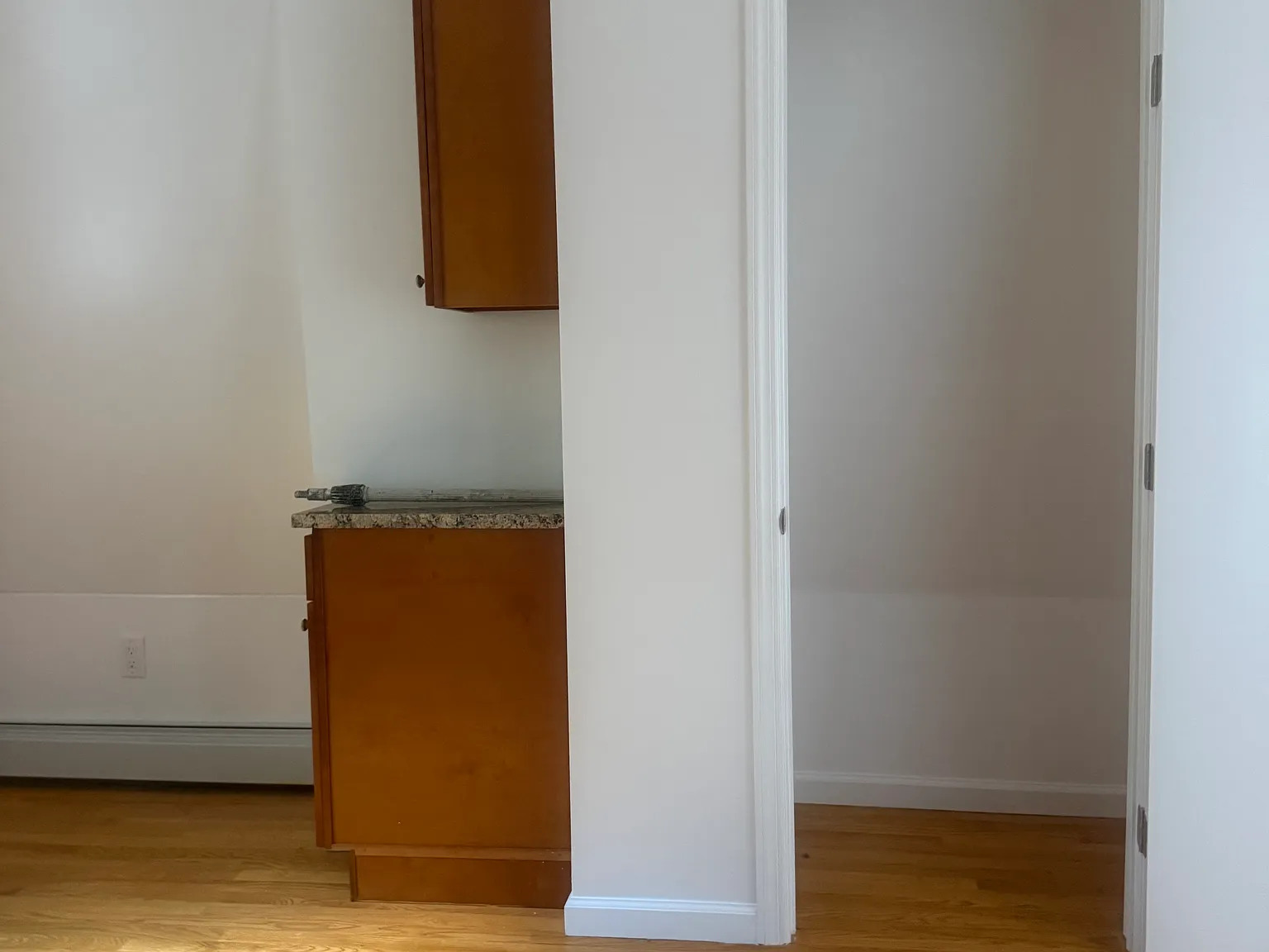 1 bed, 700 sqft, $2,400 — Photo 2