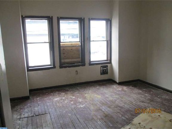 5th image of 3749 Kensington Ave