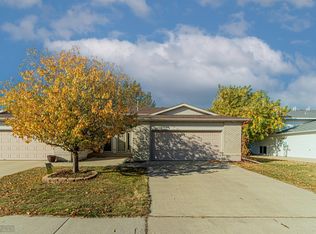 1943 49th St S, Fargo, ND 58103