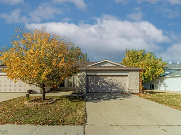 1943 49th St S, Fargo, ND 58103