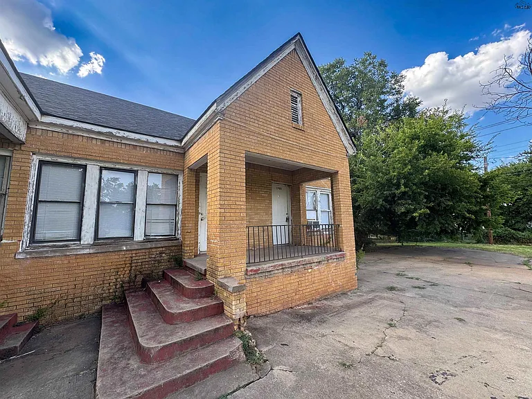 1205 Austin St — Photo 7