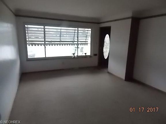 4th image of 10729 Raymond Ave