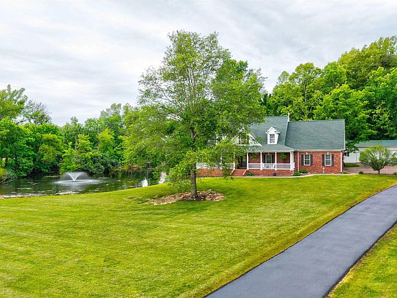 3rd image of 21 N Fetter Ln