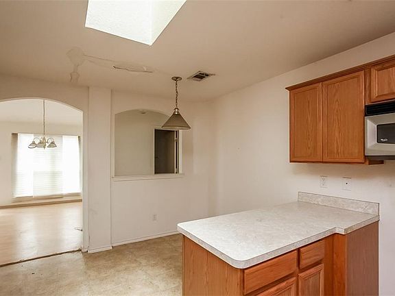 4th image of 908 Sesame Dr