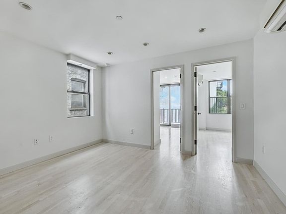 4th image of 152 2nd Ave #D4