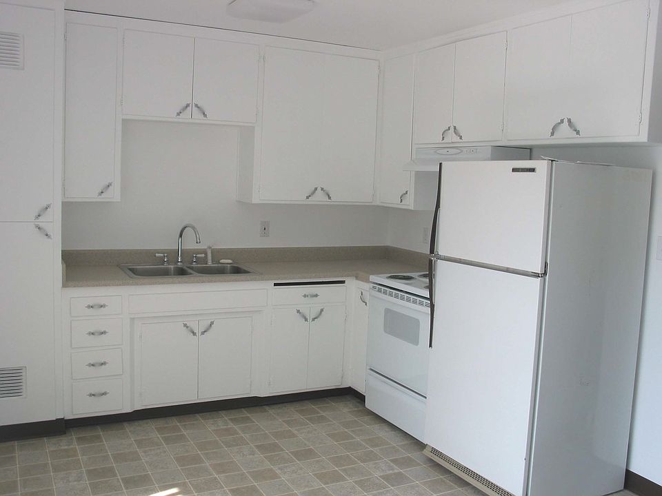 1st image of 840 32nd Ave APT C