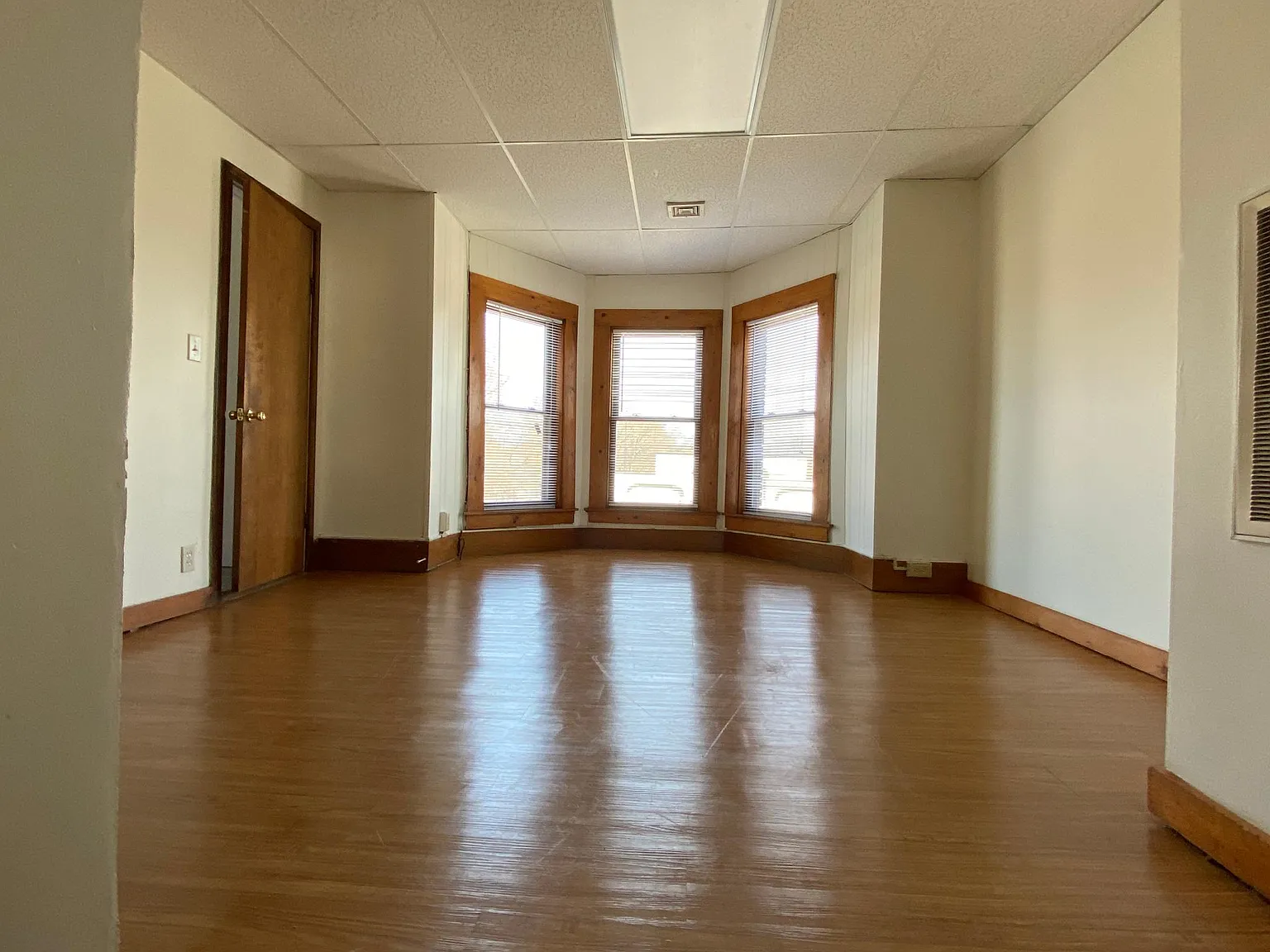 3 bed, 1150 sqft, $1,900 — Photo 4