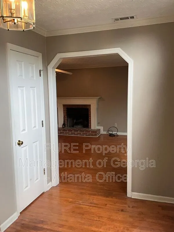 4 bed, 2.5 bath, 1880 sqft, $2,250 — Photo 4