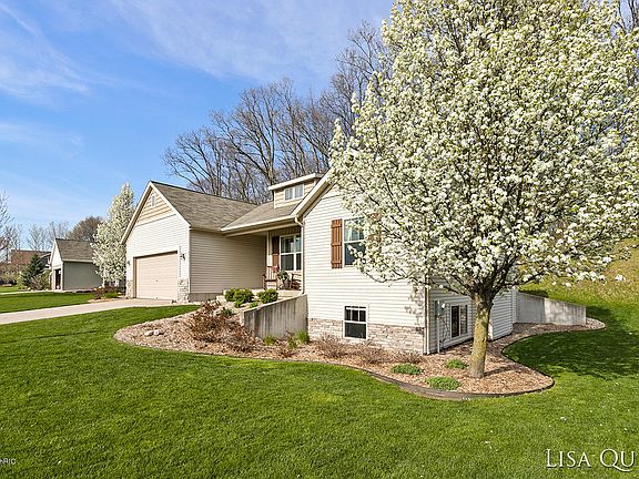 2nd image of 6900 Rex Dr NE