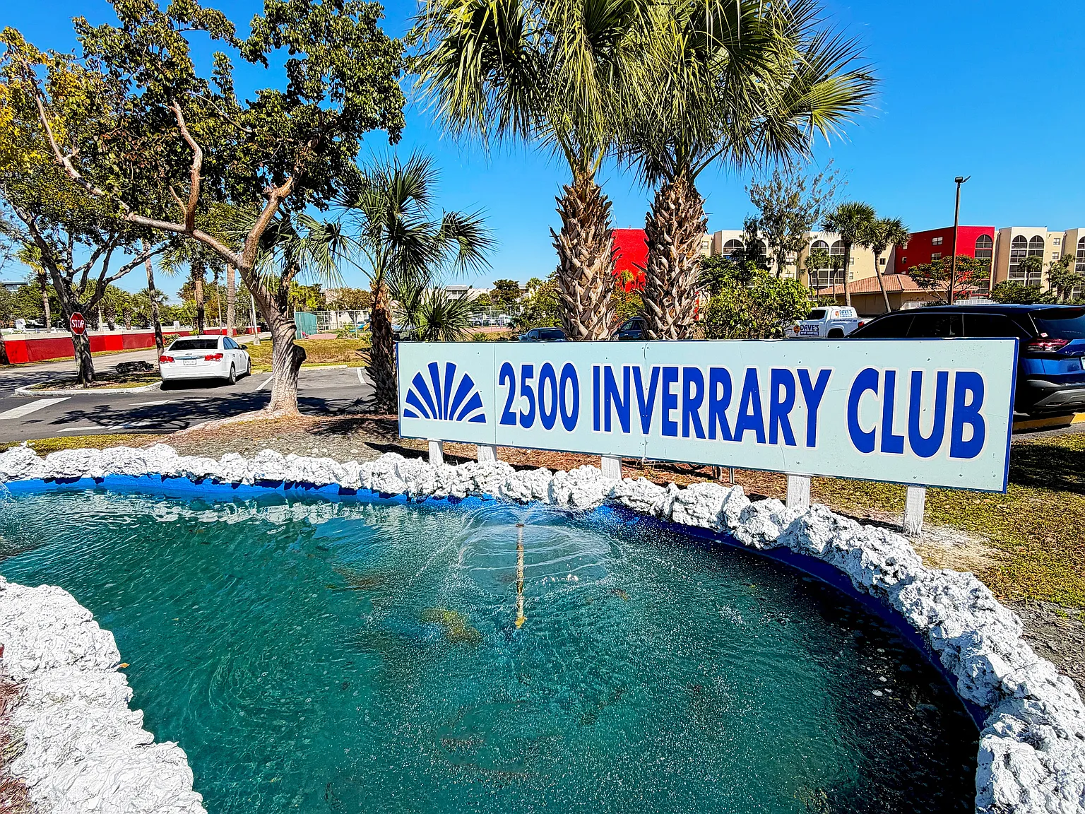 2500 Inverrary Club Apartments — Photo 1