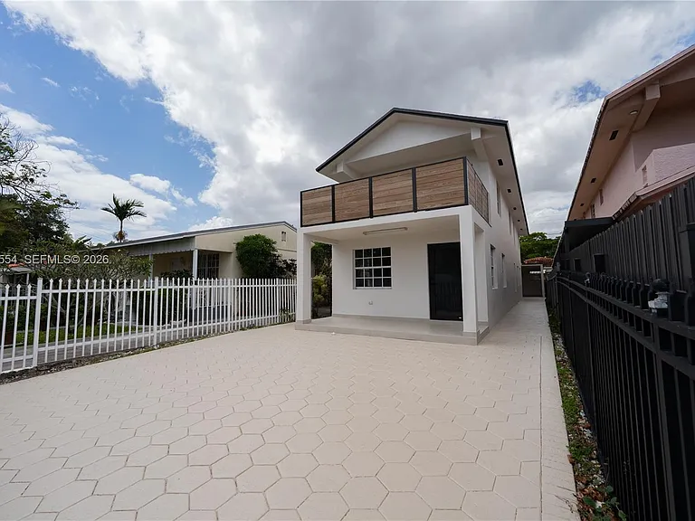 370 Flagami Blvd — Photo 39