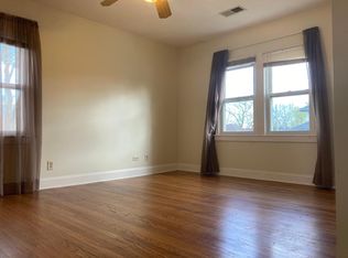 3916 Vernon Ave APT 2F, Brookfield, IL 60513