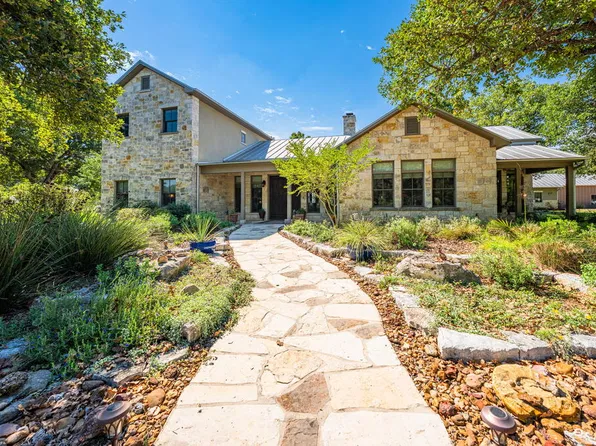 327 S Stag Trl, Fredericksburg, TX 78624