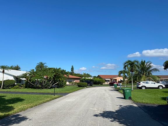 4th image of 7001 NW 94th Ter