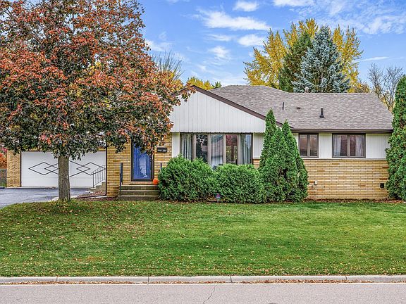 4th image of 3713 Woodbine Ln