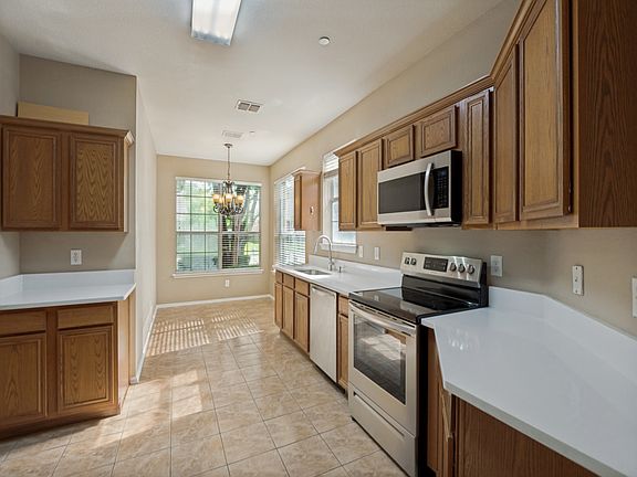 4th image of 7048 Eagle Vail Dr