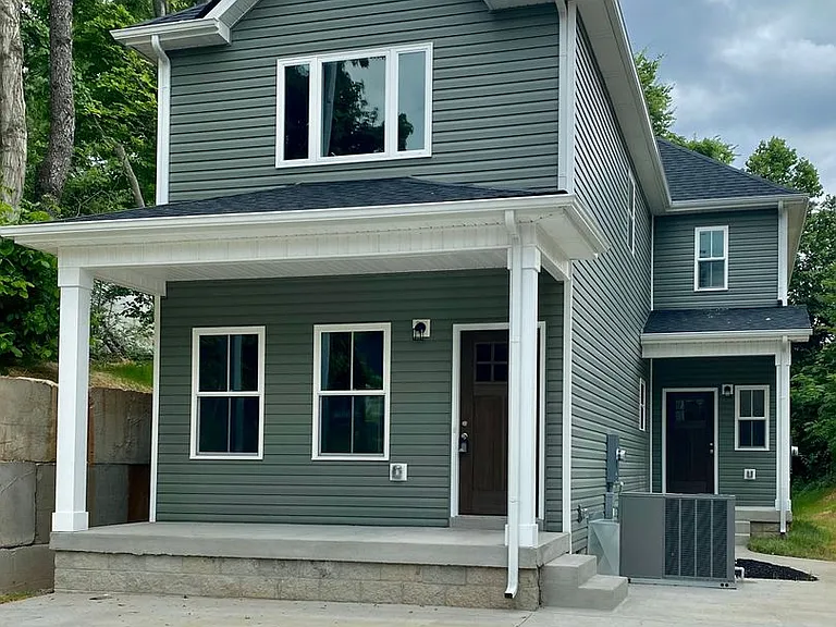 714 Gracey Ave — Photo 1