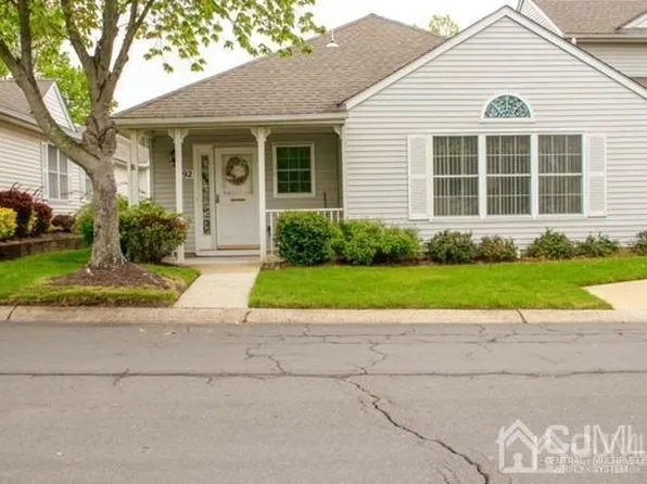 292 W Waxwing Dr, Monroe Township, NJ 08831