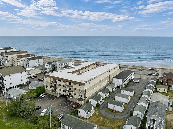 2nd image of 407 Ocean Boulevard #B10