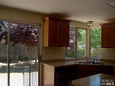 5th image of 480 Danbury Cir