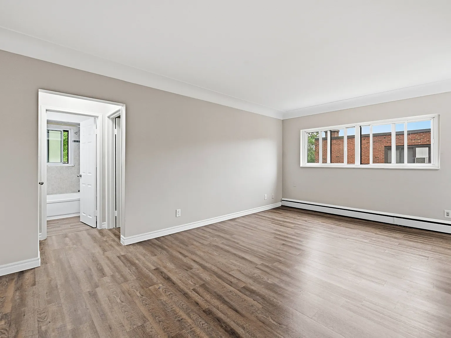 Mericourt Apartments — Photo 4
