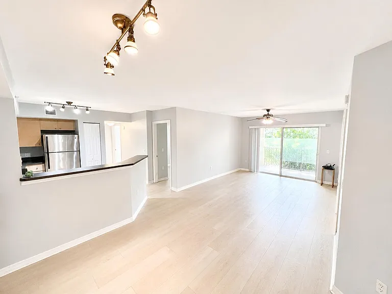 4021 San Marino Blvd #202 — Photo 3