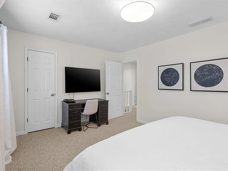 840 Rosedale Ave SE #B — Photo 14
