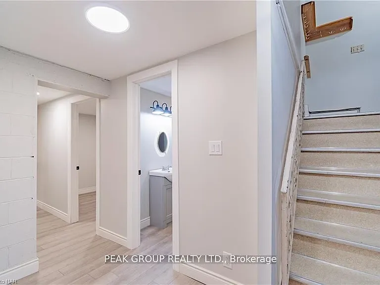 248 Bertie St #LOWER — Photo 14