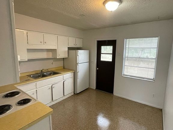3rd image of 709 64th Avenue Dr W