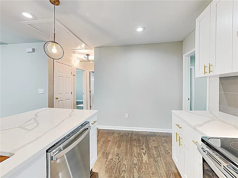 492 Elbridge Dr NW — Photo 6