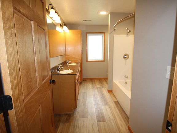 5th image of 109 S Spencer St #B