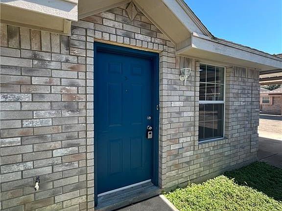 2nd image of 2220 W Candlelight Ln #3