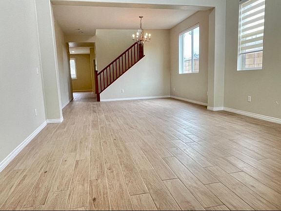 2nd image of 2765 Paradise St