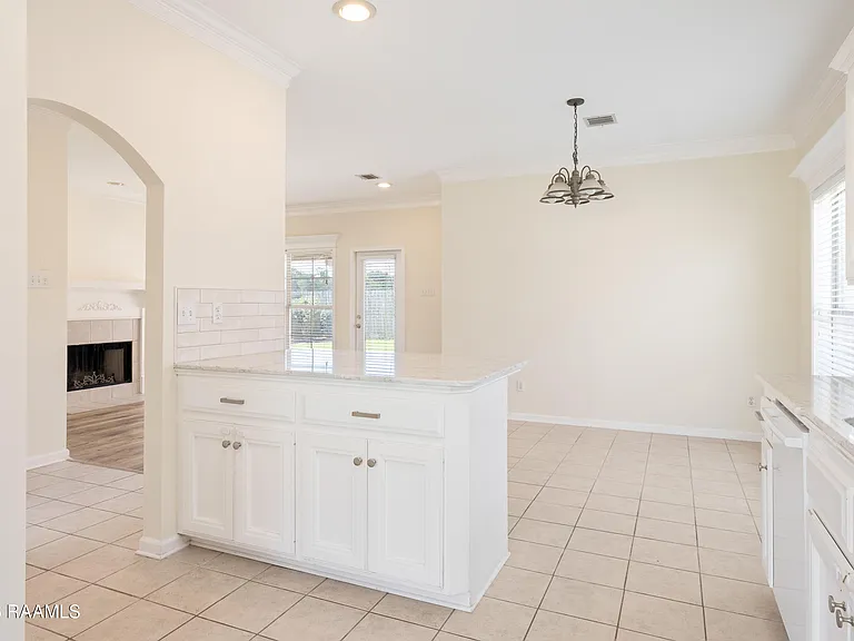 133 Wild Rose Ln — Photo 10