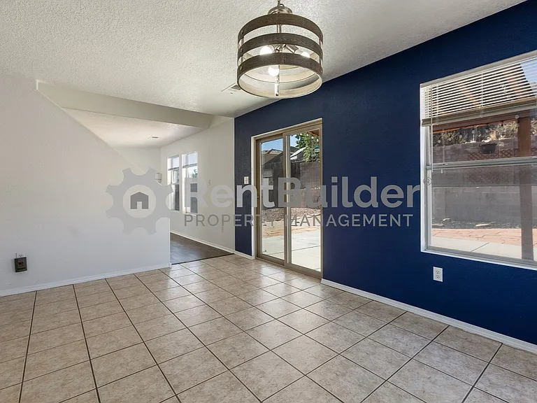 5008 Shadow Rock Rd NW — Photo 5