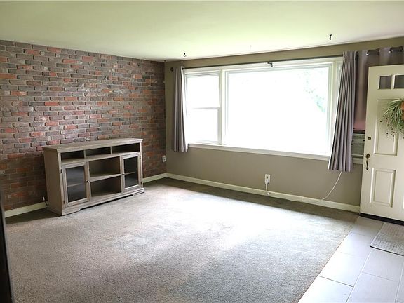 4th image of 3202 Aberdeen Cir