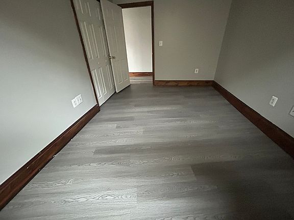 2nd image of 5101-21 Walnut St #12