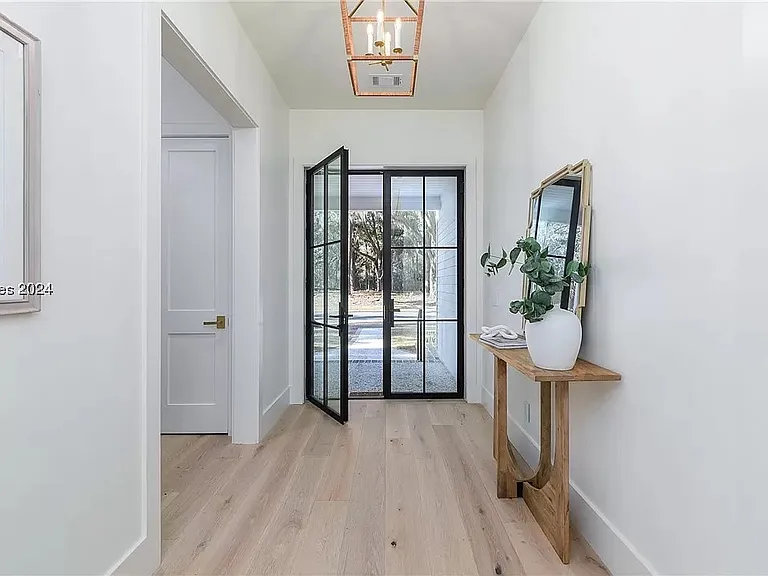 221 Vinson Rd — Photo 3