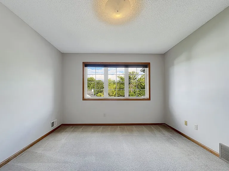 1839 Valley Ridge Trl S — Photo 24