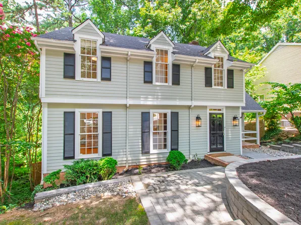 1105 Blenheim Dr, Raleigh, NC 27612