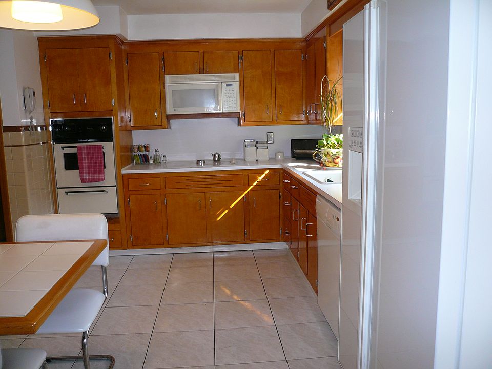 1st image of 46 Oakwood Ave