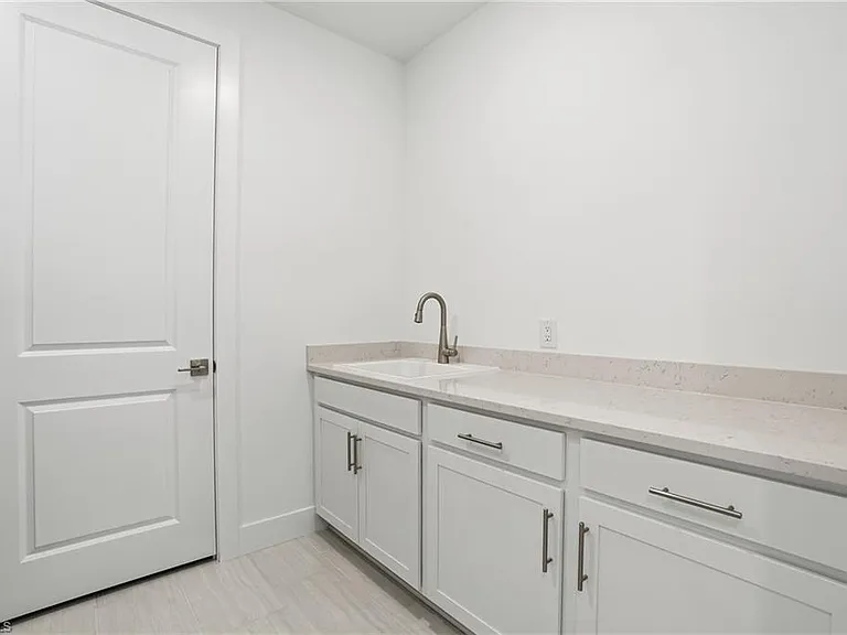2148 Sequoia Ct — Photo 25
