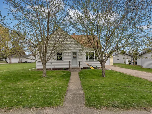 430 Pleasant Ave S, Brooten, MN 56316
