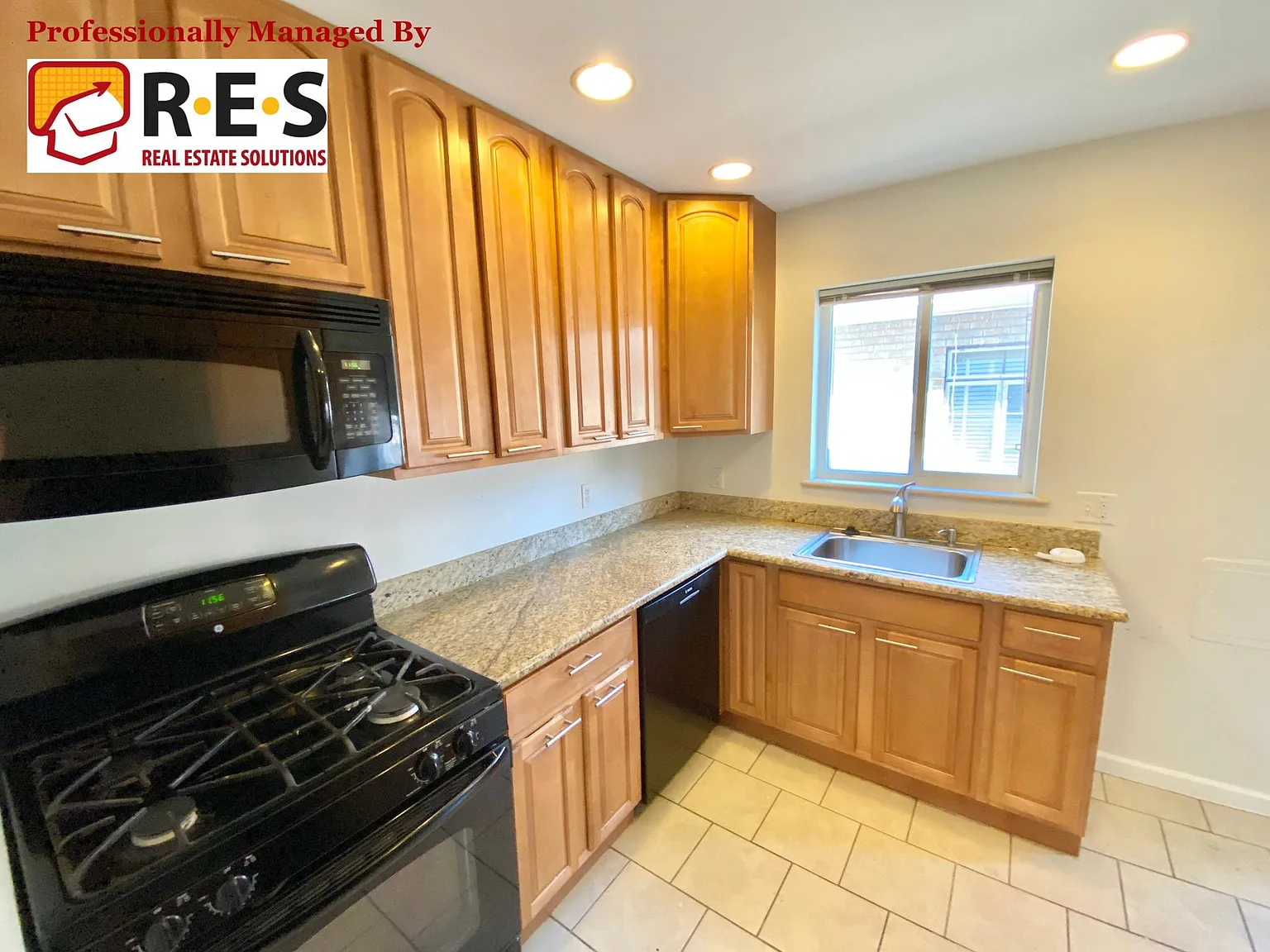 3 bed, 1650 sqft, $2,495 — Photo 3