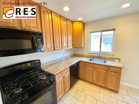 3rd image of 1063 Fillmore St