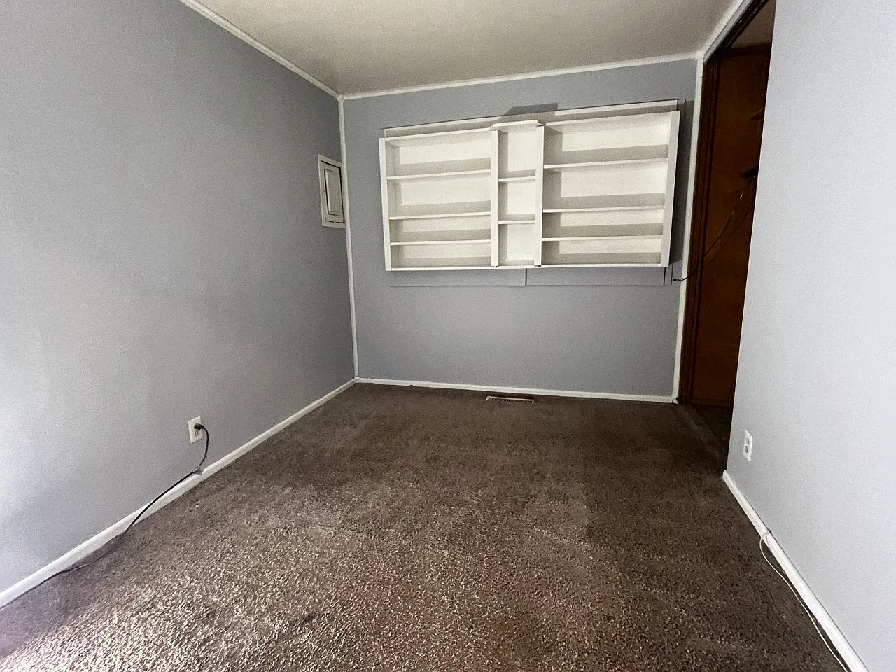 2123 Covert Avenue - 1 — Photo 2